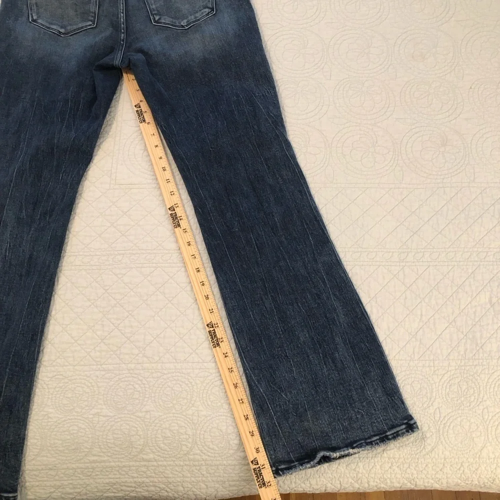 Petra 153 distressed classic boot cut jeans. Size waist 32.